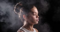 Anaïs dans une ambiance brumeuse et poétique