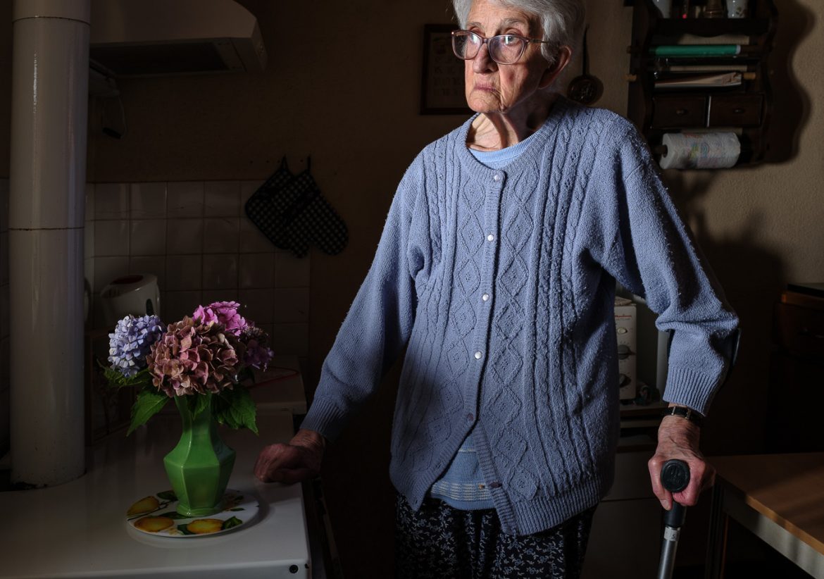grand-mere-cuisine Portrait familial Personne Âgée | Photographe Metz | Offrir Cadeau